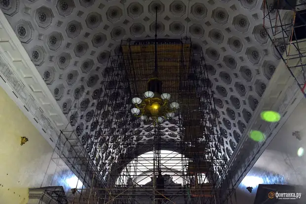 «Новости, от которых у всех волосы дыбом встали, появились из ниоткуда». Что происходит с Биржей