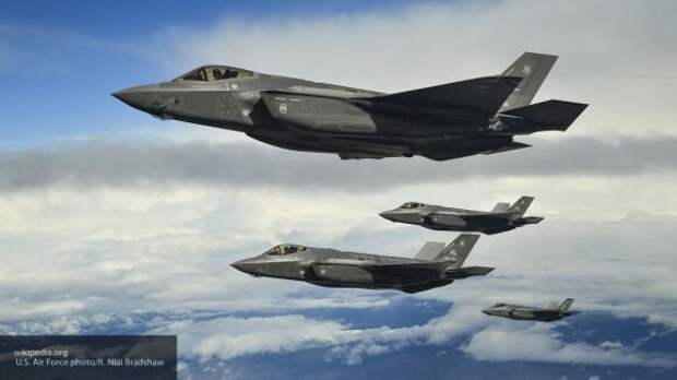 Истребитель F-35 оказался видимым для российской РЛС "Резонанс-НЭ" Истребитель F-35 оказался видимым для российской РЛС "Резонанс-НЭ"