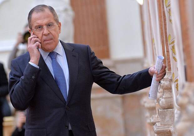 «Барышня, соедините с товарищем Си!»: как борьба с телефонными звонками и интернетом раскалывает общество перед выборами