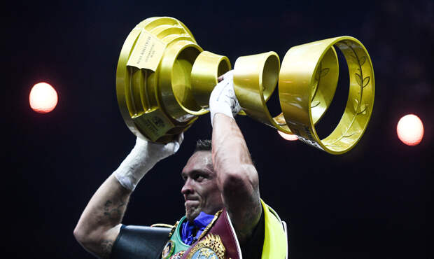 Определился следующий соперник украинского боксера Усика