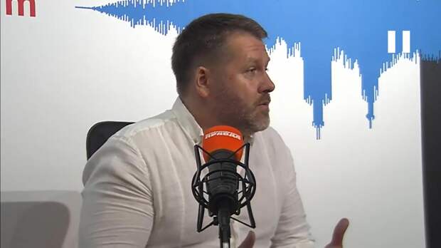 Александр Колос: Власти нужно тщательнее следить за карантином в транспорте, а не закрывать кафе