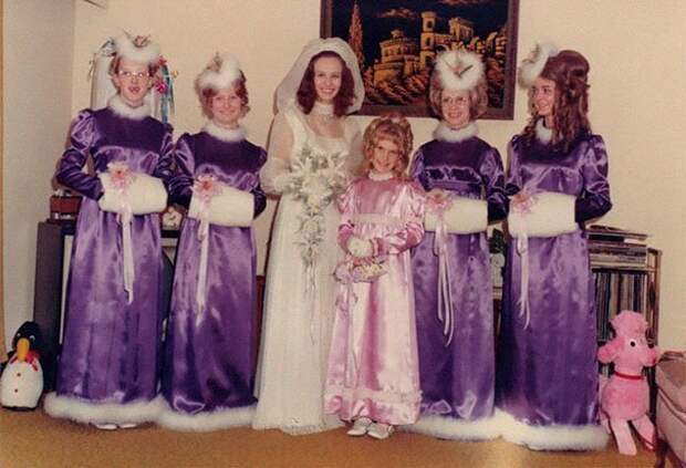 3. Подружка невесты, винтажные фото, мода, наряды, свадебные платья, свадебные снимки, смешное, юмор