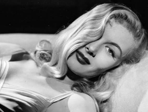 Звезда американского кино 1940-х гг. Вероника Лейк | Фото: retro-ladies.livejournal.com