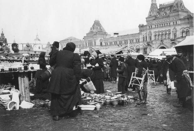 Рынок на Красной площади к Пасхе.