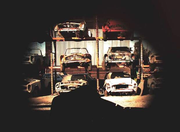 Уникальный Mercedes-Benz 500K нашли на автосвалке (12 фото)