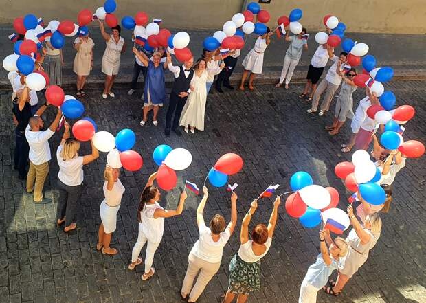 Флешмоб «Сердце России» организовало Главное управление ЗАГС Нижегородской области