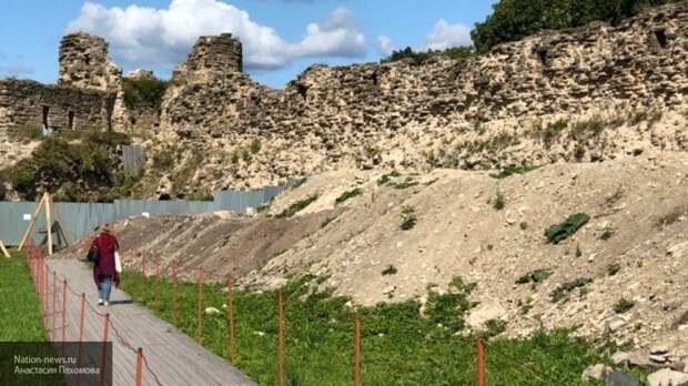 Подведены итоги второго сезона археологических раскопок в Копорской крепости 