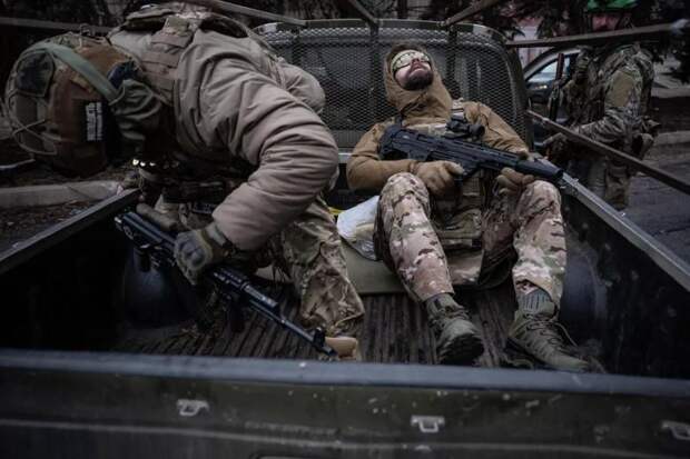 Медленно отступать и выдумывать «перемоги». Что говорят на Украине о весенней военной кампании