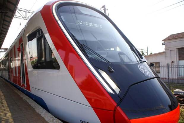 Поздние поезда МЦД-2 из Тушина в Покровское-Стрешнево идут с другого пути