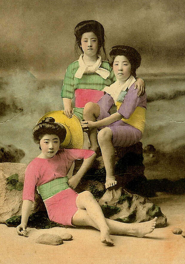 Гейши на раритетных фотографиях начала XX века (14 фото)