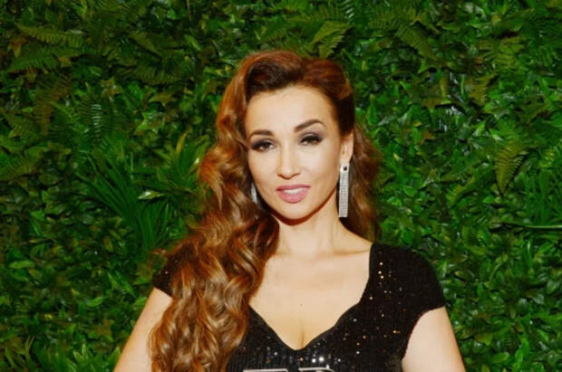 Актриса Анфиса Чехова призналась, что улетела из России с экс-женой своего мужа