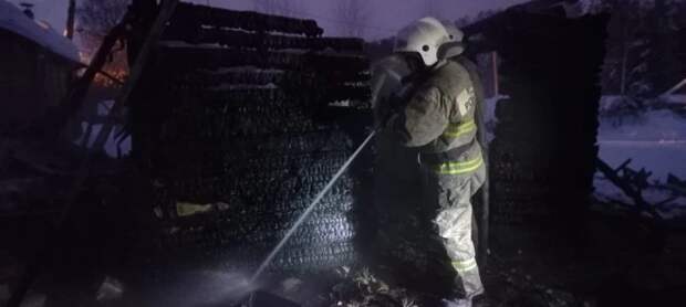 Погибли два 19-летних парня в пожаре на Урале