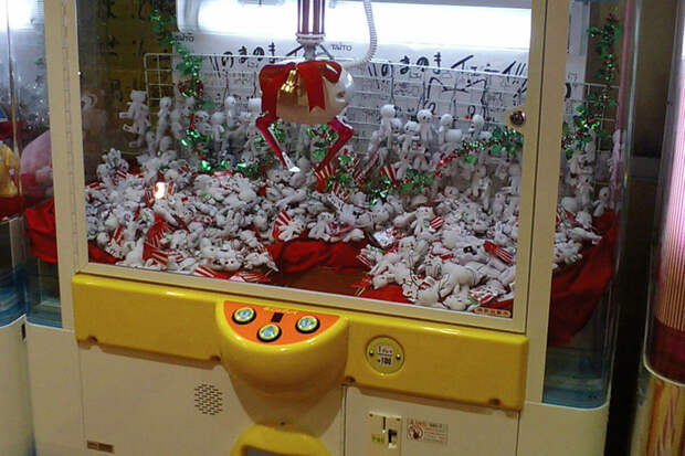 В Новороссийске спасли ребенка, застрявшего головой в автомате с игрушками