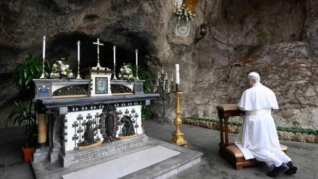 Вызвали на ковер: Пентагон угрожал Папе Римскому раскольным «Авиньонским