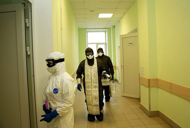 Где исламские муллы? Правословные батюшки в "красной зоне" ковидного стационара