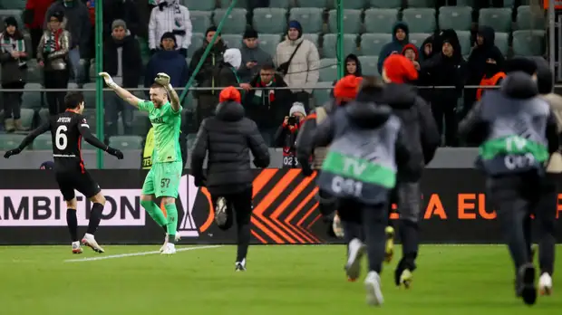 Все футболисты «Спартака» побежали к Селихову сразу после матча с «Легией»