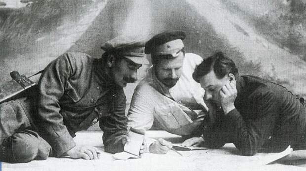 С. М. Буденный, М. В. Фрунзе и К. Е. Ворошилов. 1920