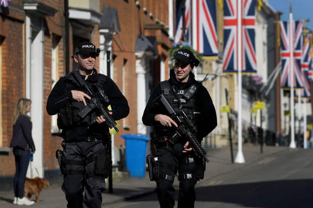 Guardian: полиция Британии стала угрожать тюрьмой родителям прогульщиков