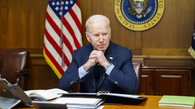 Байден и Макрон обсудили дипломатические возможности решения ситуации вокруг Украины