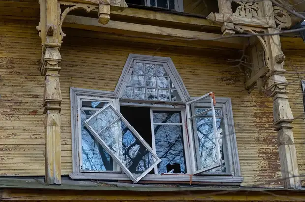 Дом в русском стиле восхищает всеми четырьмя фасадами