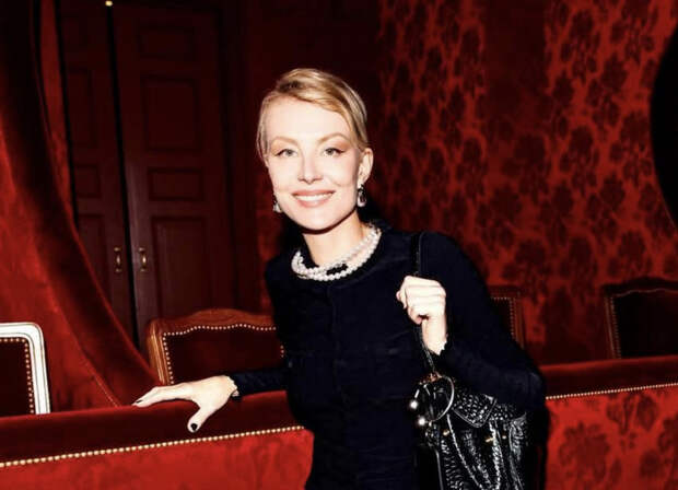 «Это незаконно!»: фанаты обсуждают дерзкое преображение Ренаты Литвиновой