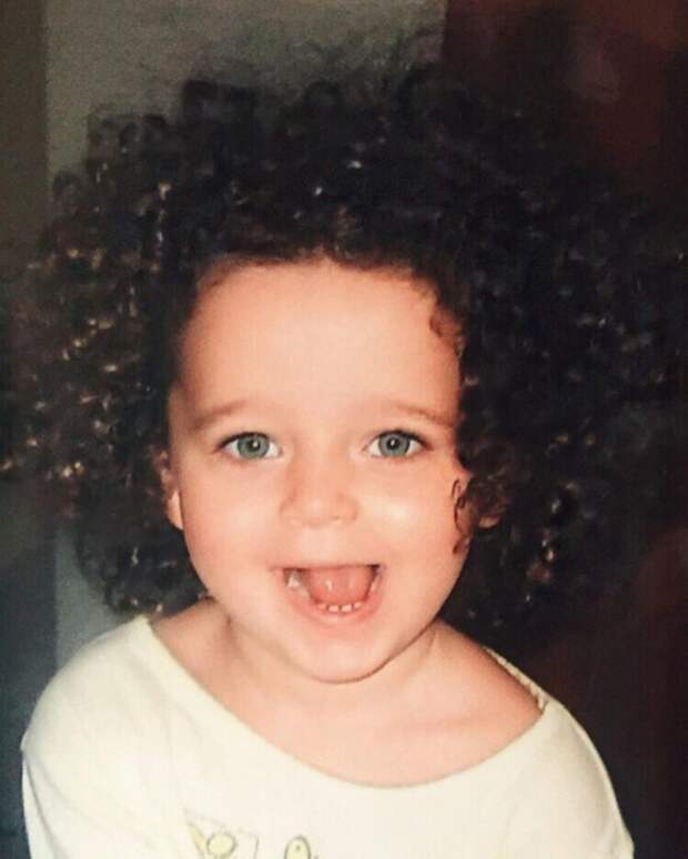 Дедушка ей гордился: внучка Кобзона выросла талантливой и по-настоящему красивой (фото)