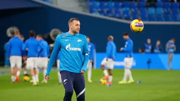 Лещенко посоветовал Карпину вызвать в сборную Тюкавина и Дзюбу