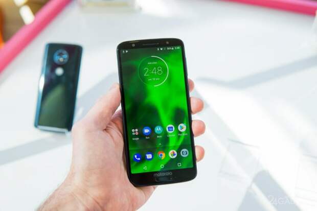 В ТОП-5 лучших смартфонов 2018 года не попали iPhone X и Huawei P20 Pro (6 фото)