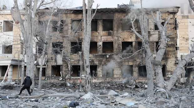 Нас бьют, а мы мельчаем?