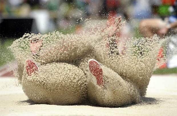 Лучшие снимки Reuters 2011. Часть 2. (22 фото)