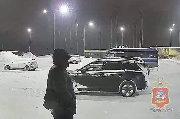 Дерзкая кража портфеля с 10 миллионами рублей из машины попала на видео