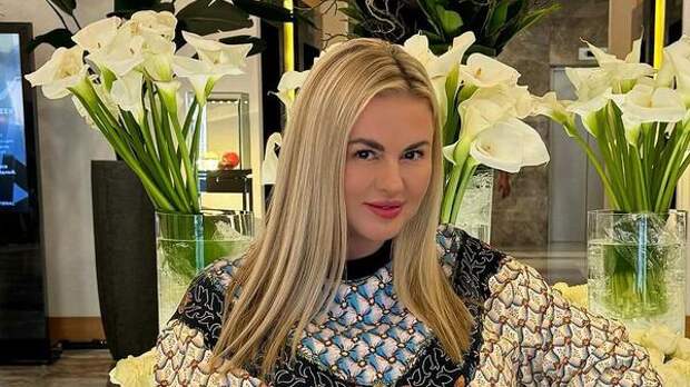 Любовь живет три года: что Семенович сказала о кризисе в отношениях с женихом