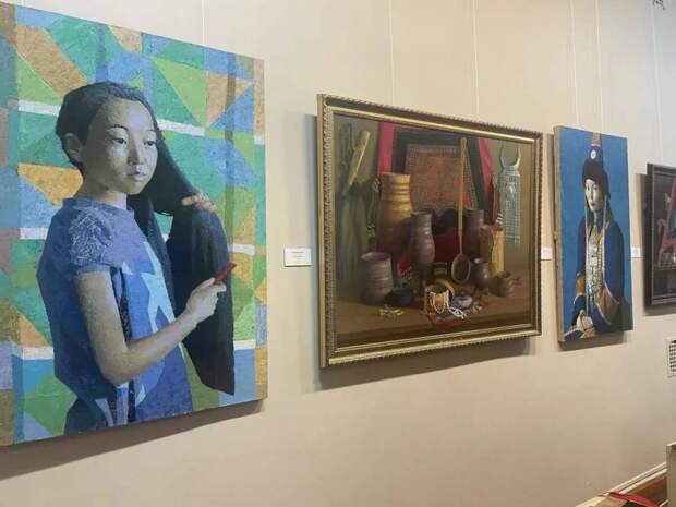 В Хабаровске открылась выставка якутских художников «Земля Олонхо»