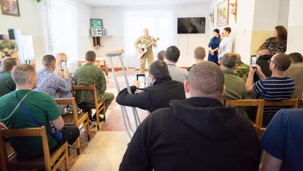 В военном госпитале Алейска прошла всероссийская акция "Для вас, родные"