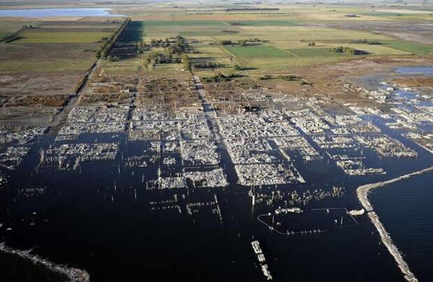 Город пробыл 25 лет под водой город, катастрофа