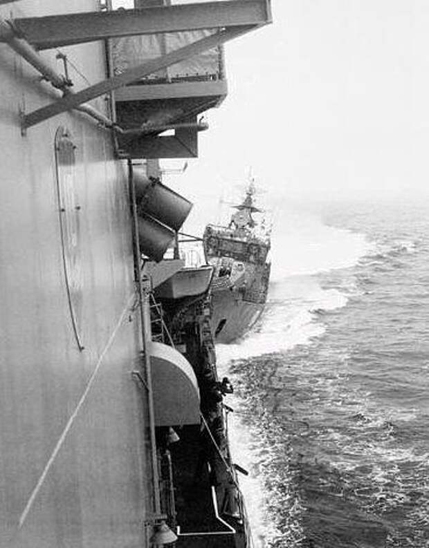 Как корабль флота СССР протаранил американский