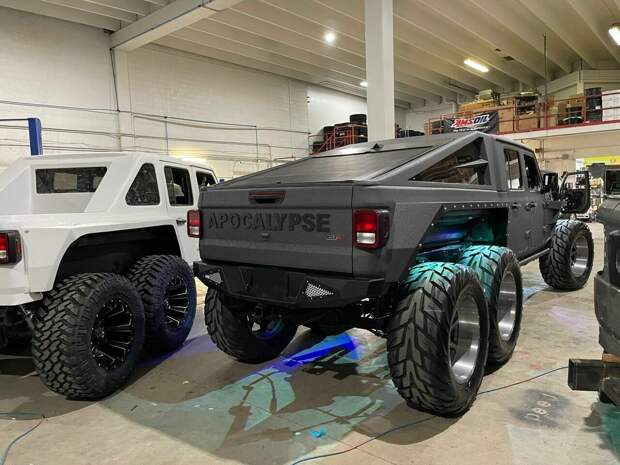 Jeep Apocolypse Hellfire 6x6 с двигателем V8