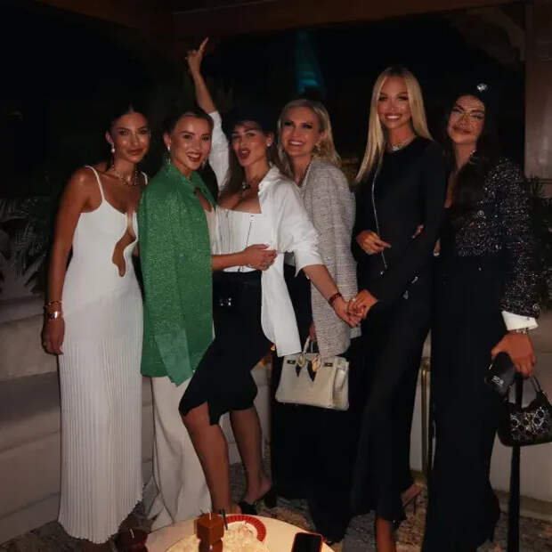 Виктория Лопырёва с гостями