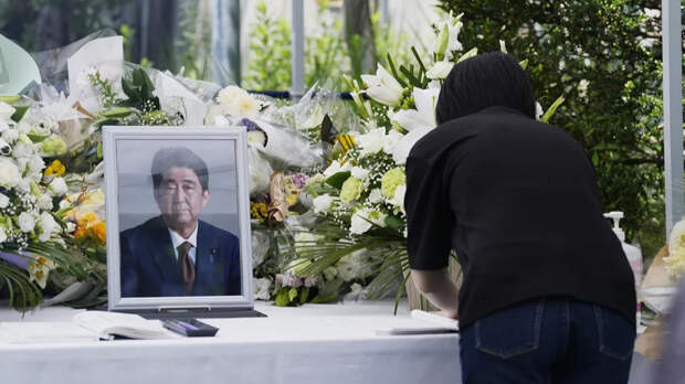 Убийцу экс-премьера Японии приговорили к пожизненному заключению