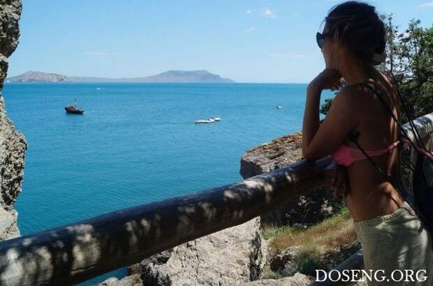 Девушки делятся фотографиями с отдыха в Крыму