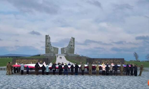 Школьники Республики Адыгея отдали дань памяти Героям на Самбекских высотах