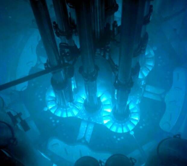 Излучение Вавилова-Черенкова на атомной АЭС, фото :Argonne National Laboratory