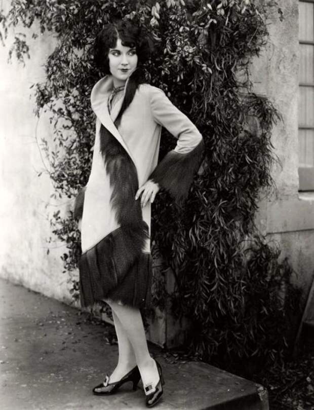 Актриса стала известна во всем мире благодаря исполнению роли Энн Дэрроу в фильме «Кинг-Конг» снятого в 1933 году.