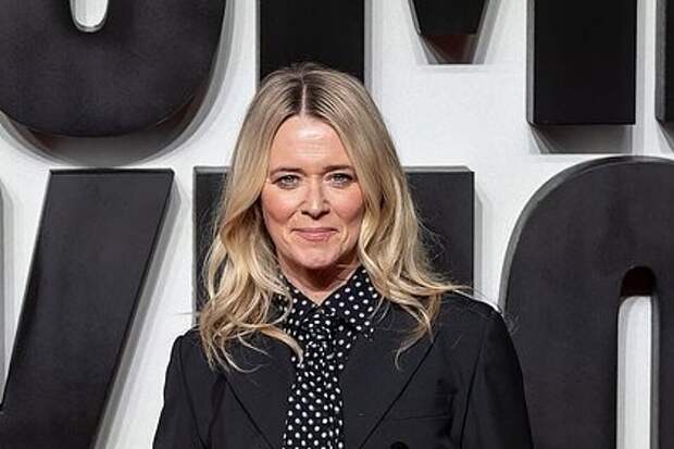 Телеведущая Эдит Боуман лишилась чемодана с памятными вещами в поезде