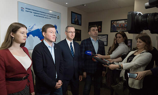 «Единая Россия» объединяет усилия с ОНФ по оказанию помощи людям в связи с пандемией коронавируса. Фото: ЕР