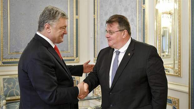 Просьба из США, или взятка конфетами: МИД Литвы встал на защиту Порошенко