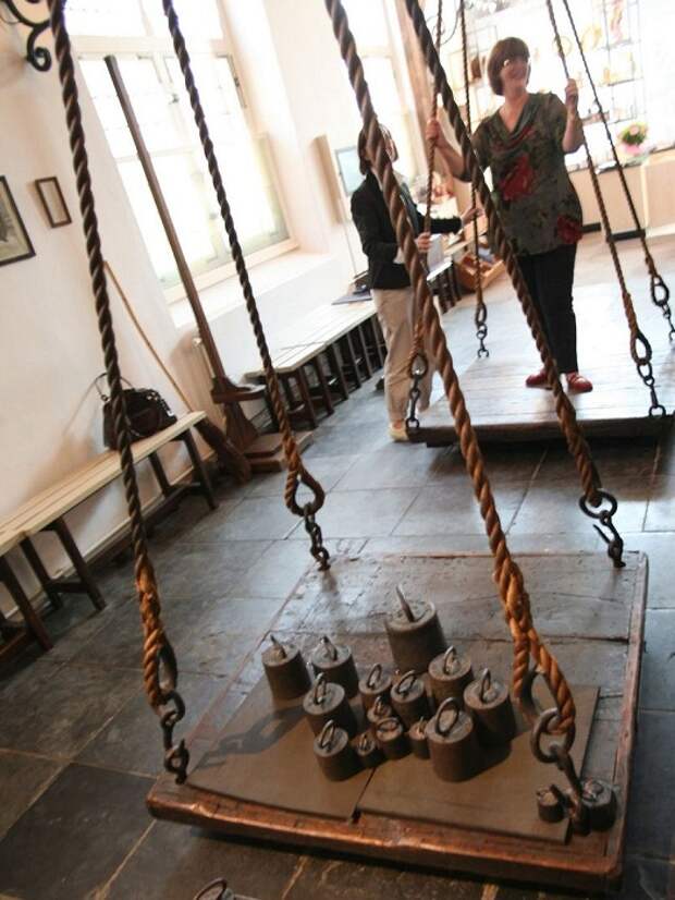Вес ведьмы по законам XVI-XVII вв. не должен быть меньше 50 кг.| Фото: amusingplanet.com.