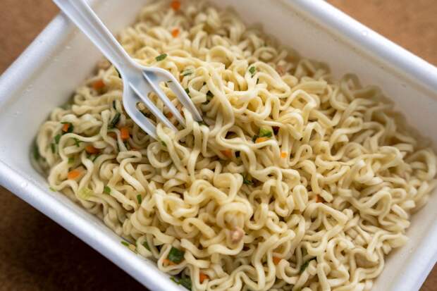 Названа допустимая частота употребления лапши быстрого приготовления