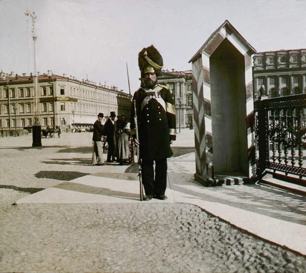 Постовой. Санкт-Петербург, 1896 г. Постовой. Санкт-Петербург, 1896 г.