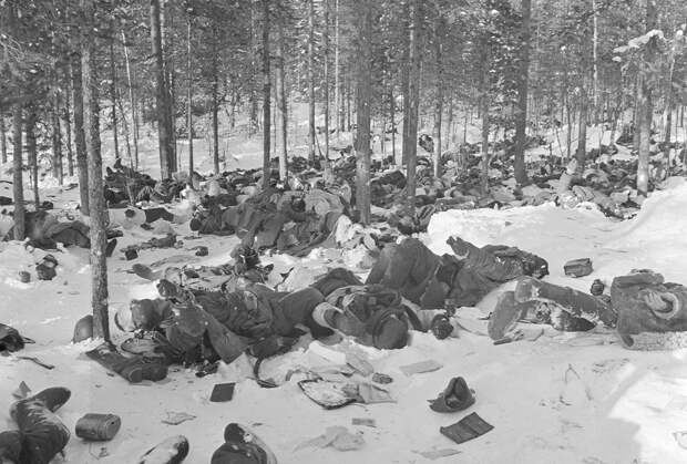 Около 400 русских солдат, погибших в бою